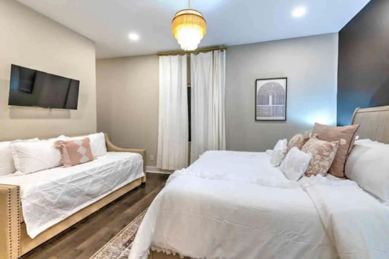 Luxury Four-Story Home, Rooftop Deck With Views, Pingpong! Sleeps 12! ناشفيل المظهر الخارجي الصورة