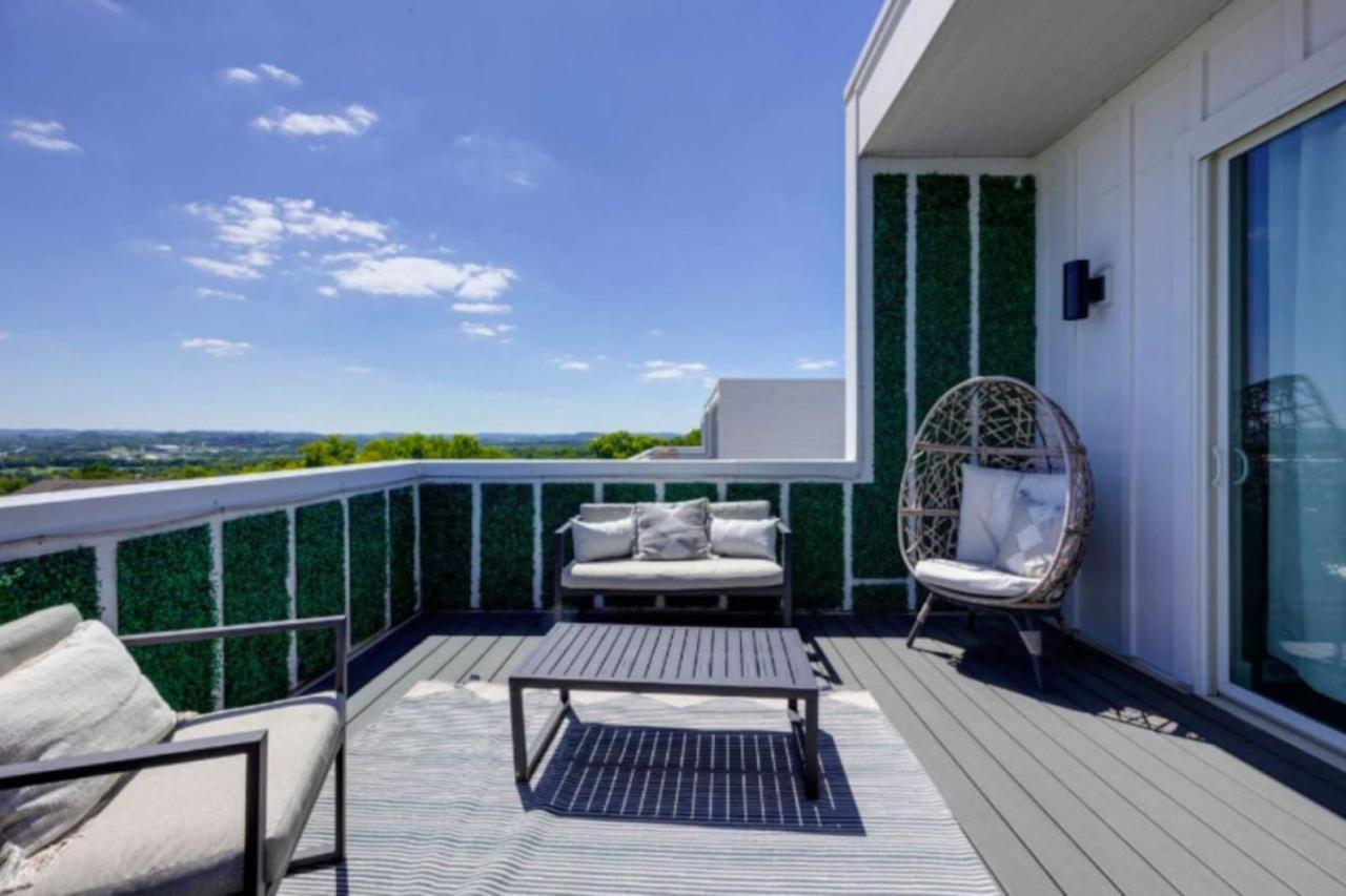 Luxury Four-Story Home, Rooftop Deck With Views, Pingpong! Sleeps 12! ناشفيل المظهر الخارجي الصورة