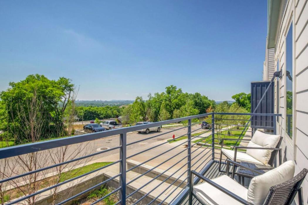 Luxury Four-Story Home, Rooftop Deck With Views, Pingpong! Sleeps 12! ناشفيل المظهر الخارجي الصورة