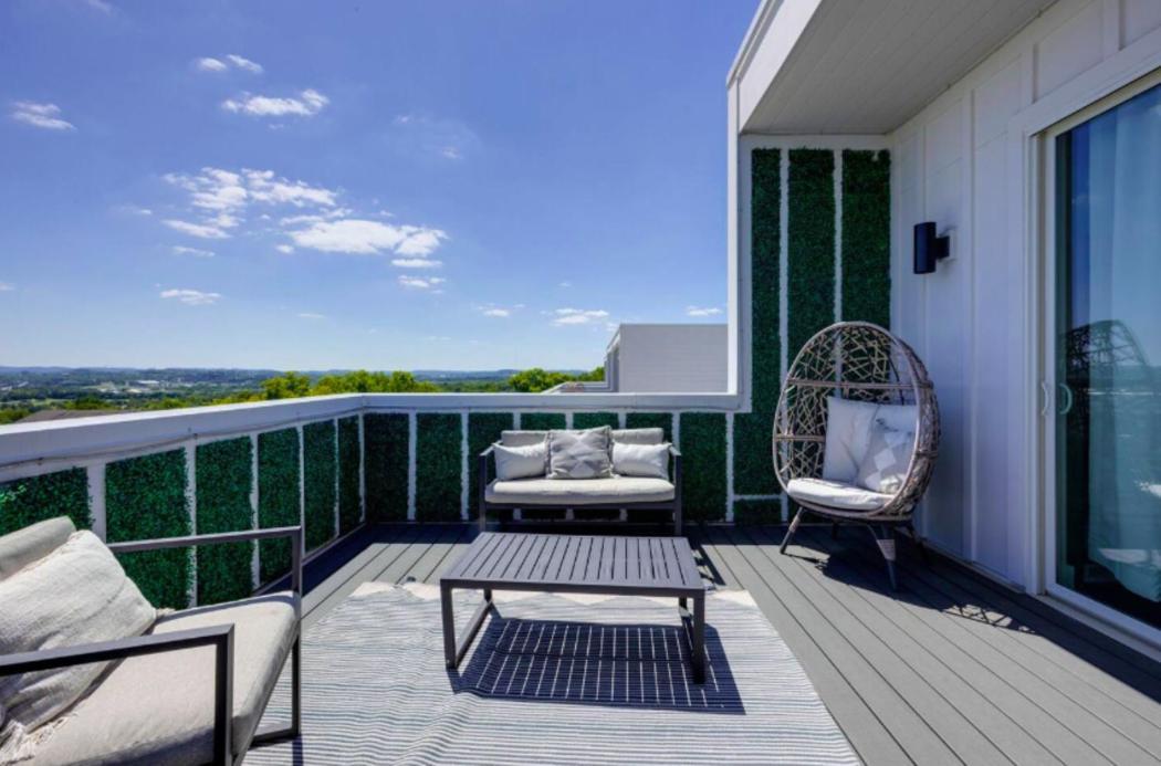 Luxury Four-Story Home, Rooftop Deck With Views, Pingpong! Sleeps 12! ناشفيل المظهر الخارجي الصورة